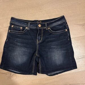Seven7 Blue Jean Shorts Classic Casual Style
